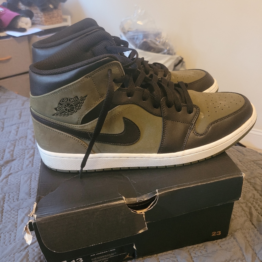 Jordan 1 Mid